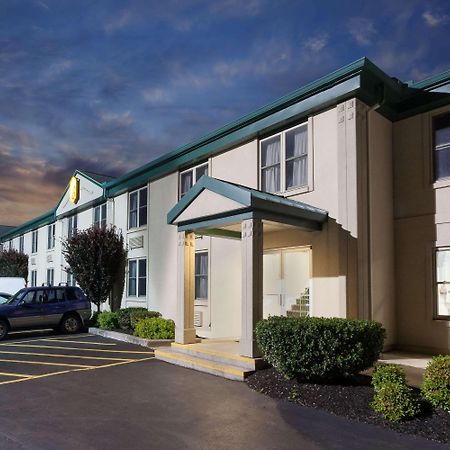 Super 8 By Wyndham Harrisburg Hershey West Dış mekan fotoğraf