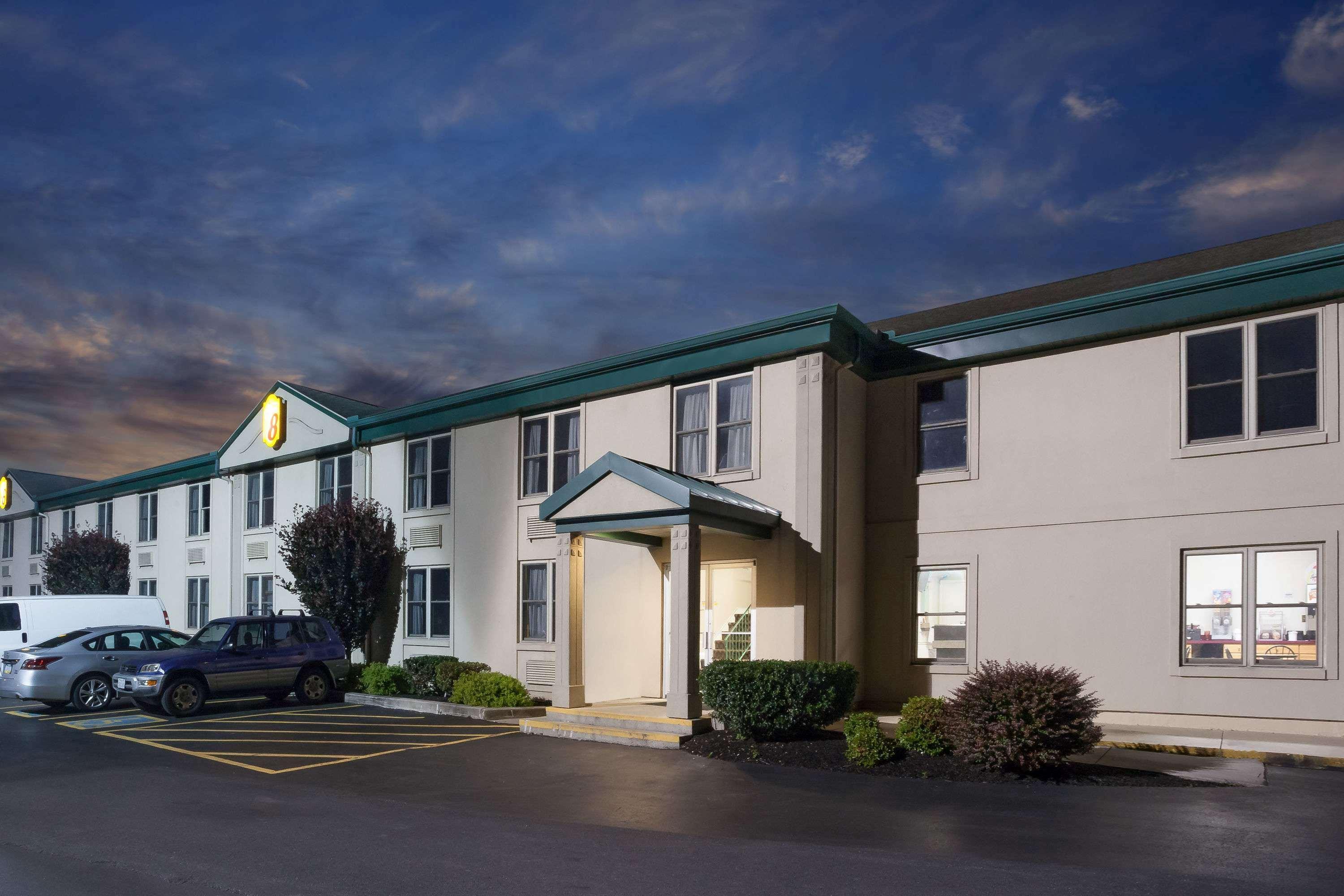Super 8 By Wyndham Harrisburg Hershey West Dış mekan fotoğraf