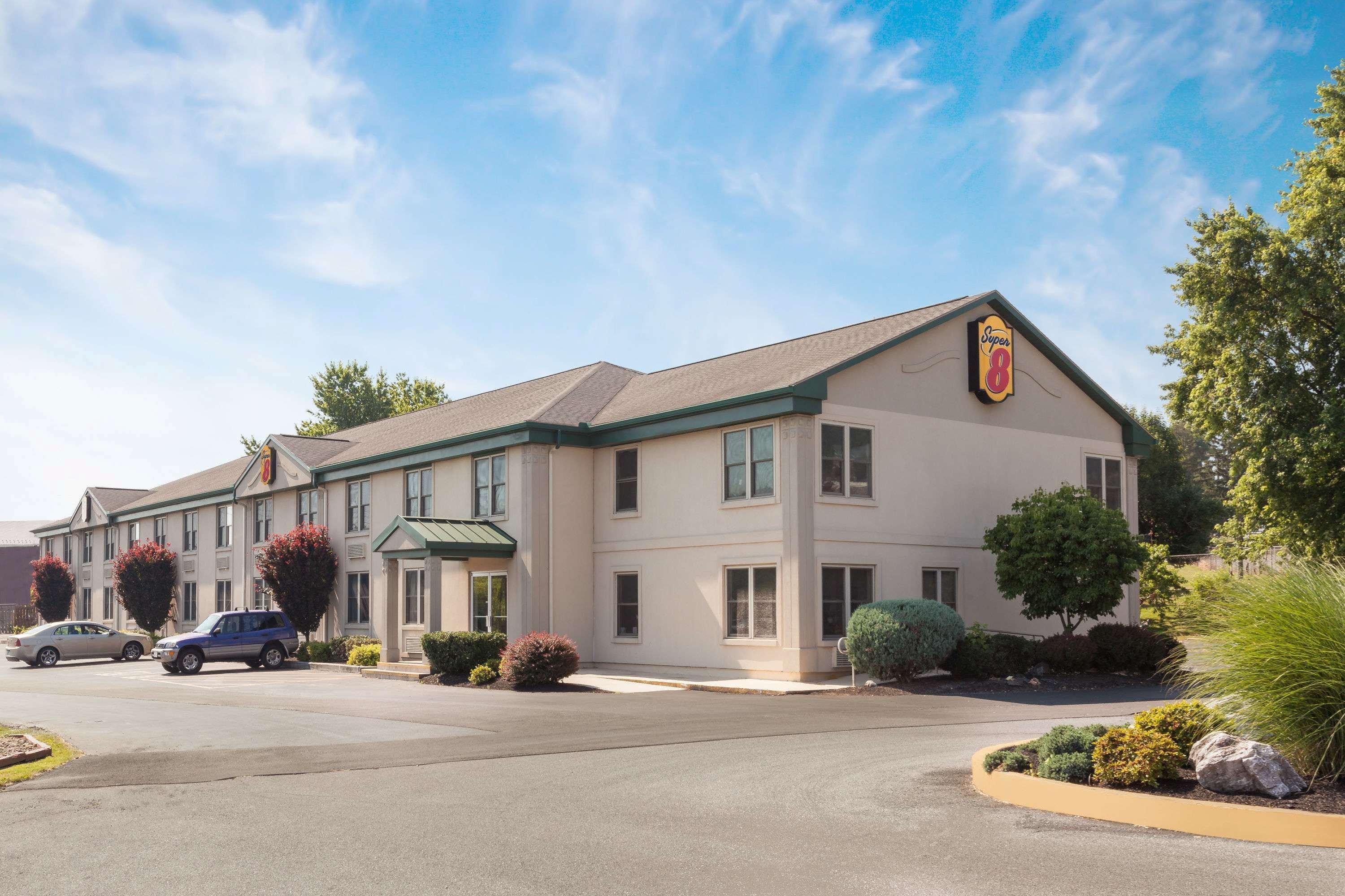 Super 8 By Wyndham Harrisburg Hershey West Dış mekan fotoğraf
